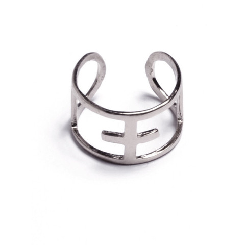 Alynne Lavigne Cross Line Ring (Silver)